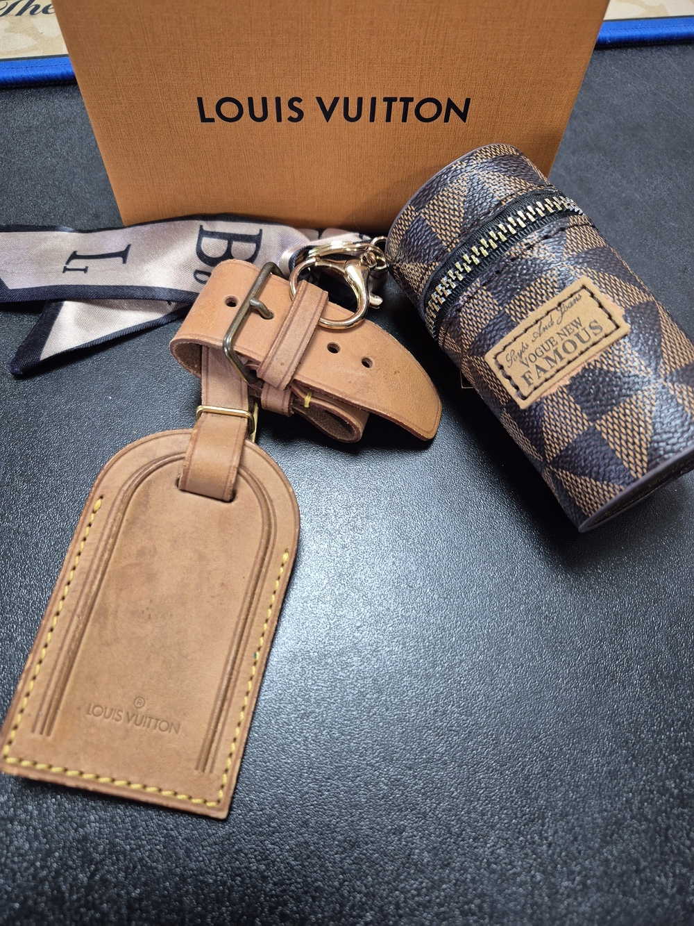 Louis Vuitton Brown Leather Luggage Tag & Unbranded Pouch Keychain ❤️